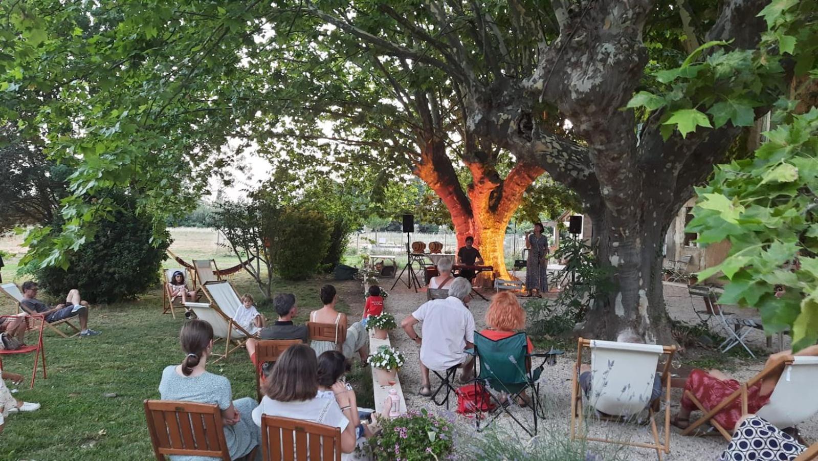 Mas De Karlotte Appartement Pernes-les-Fontaines Buitenkant foto